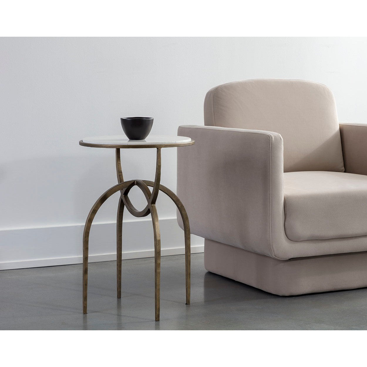 Table d'appoint Sunpan Alicent