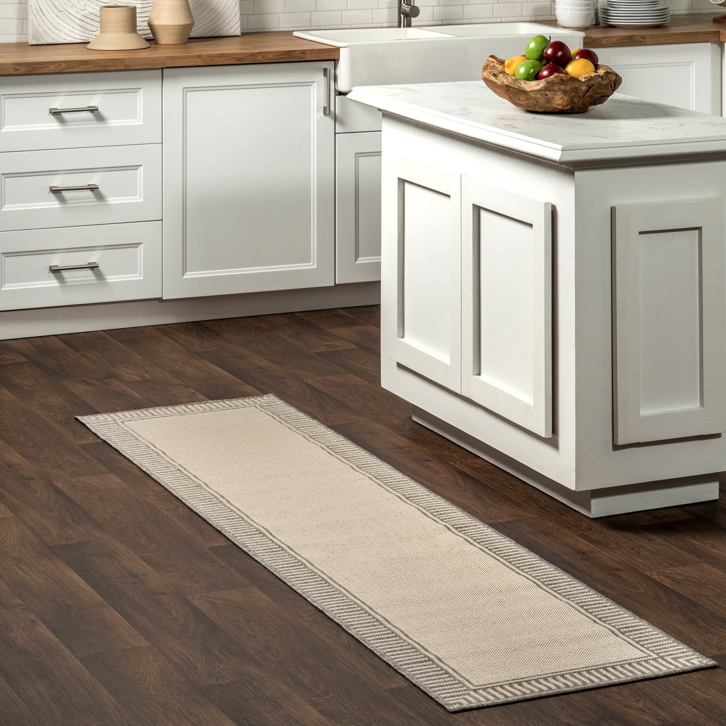 Tapis d'intérieur/extérieur classique à bordures Nuloom Leah