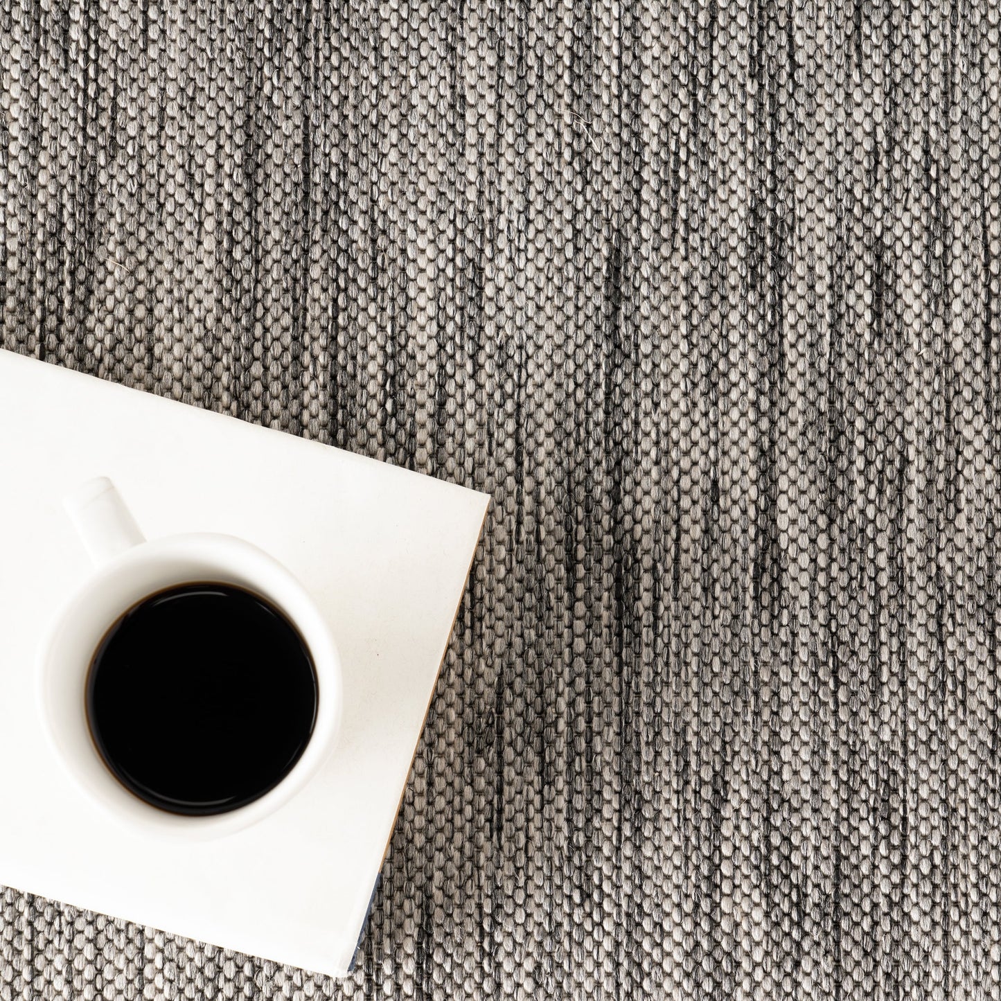 Tapis d'intérieur/extérieur classique à bordures Nuloom Leah