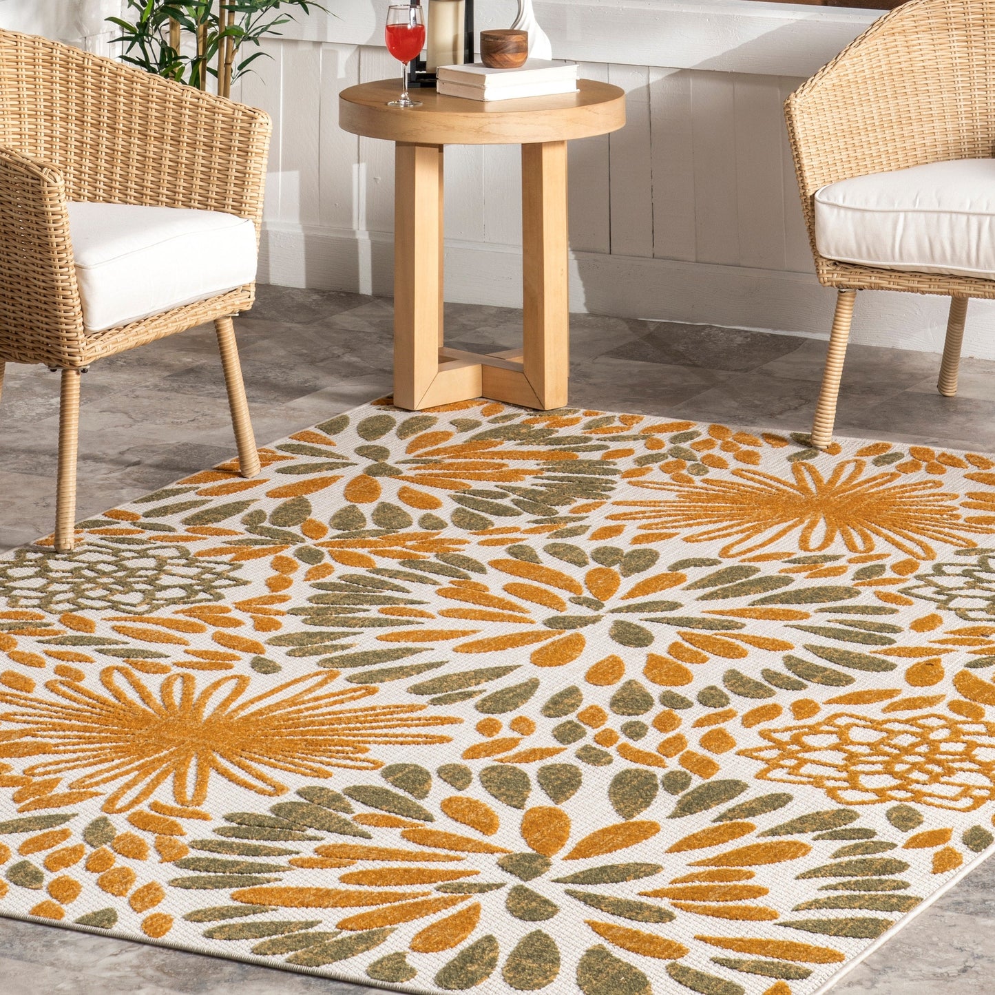 Tapis d'intérieur/extérieur à motif floral audacieux Nuloom Ronda