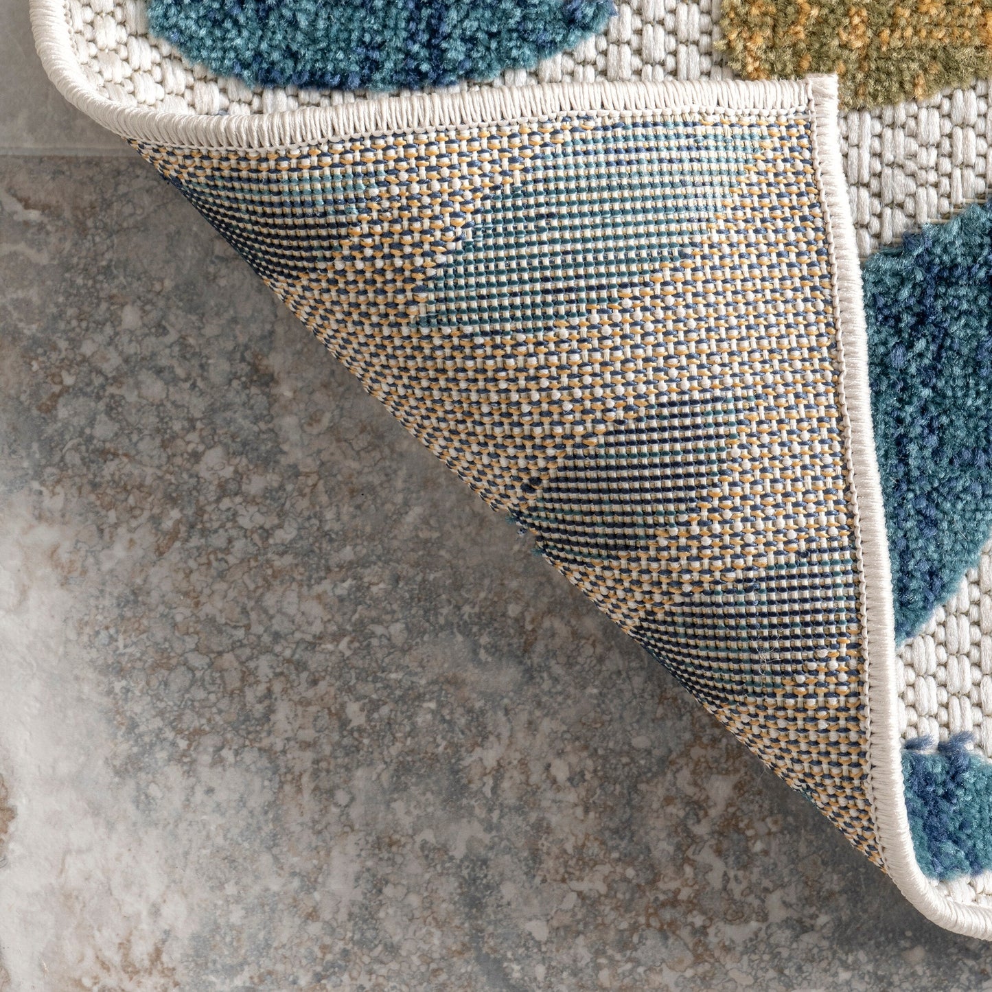 Tapis d'intérieur/extérieur à motif floral audacieux Nuloom Ronda