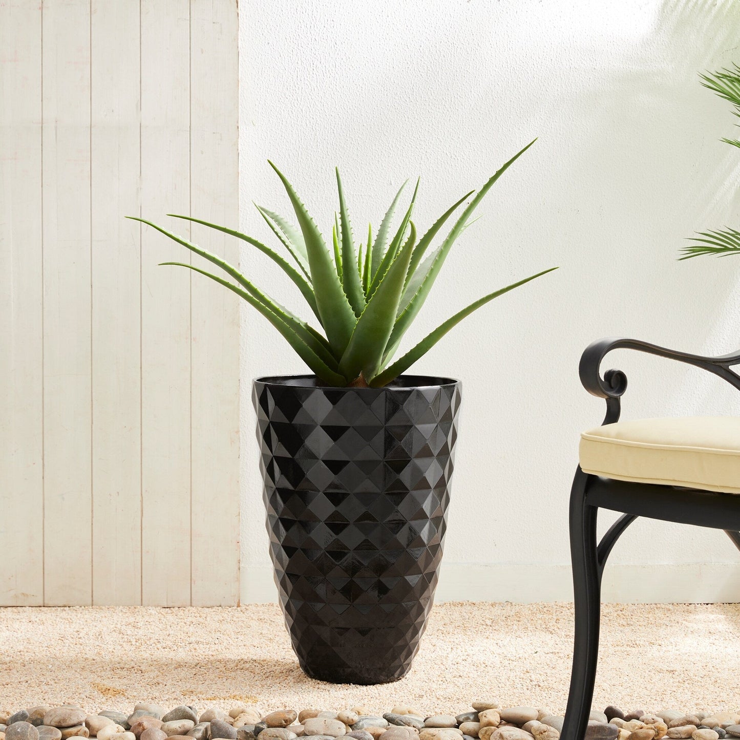 Glitzhome 19.75 H Eco-Friendly Oversized Faux Ceramic Diamond Textured Tall Planter Porch Flowerpot (Set of 2)