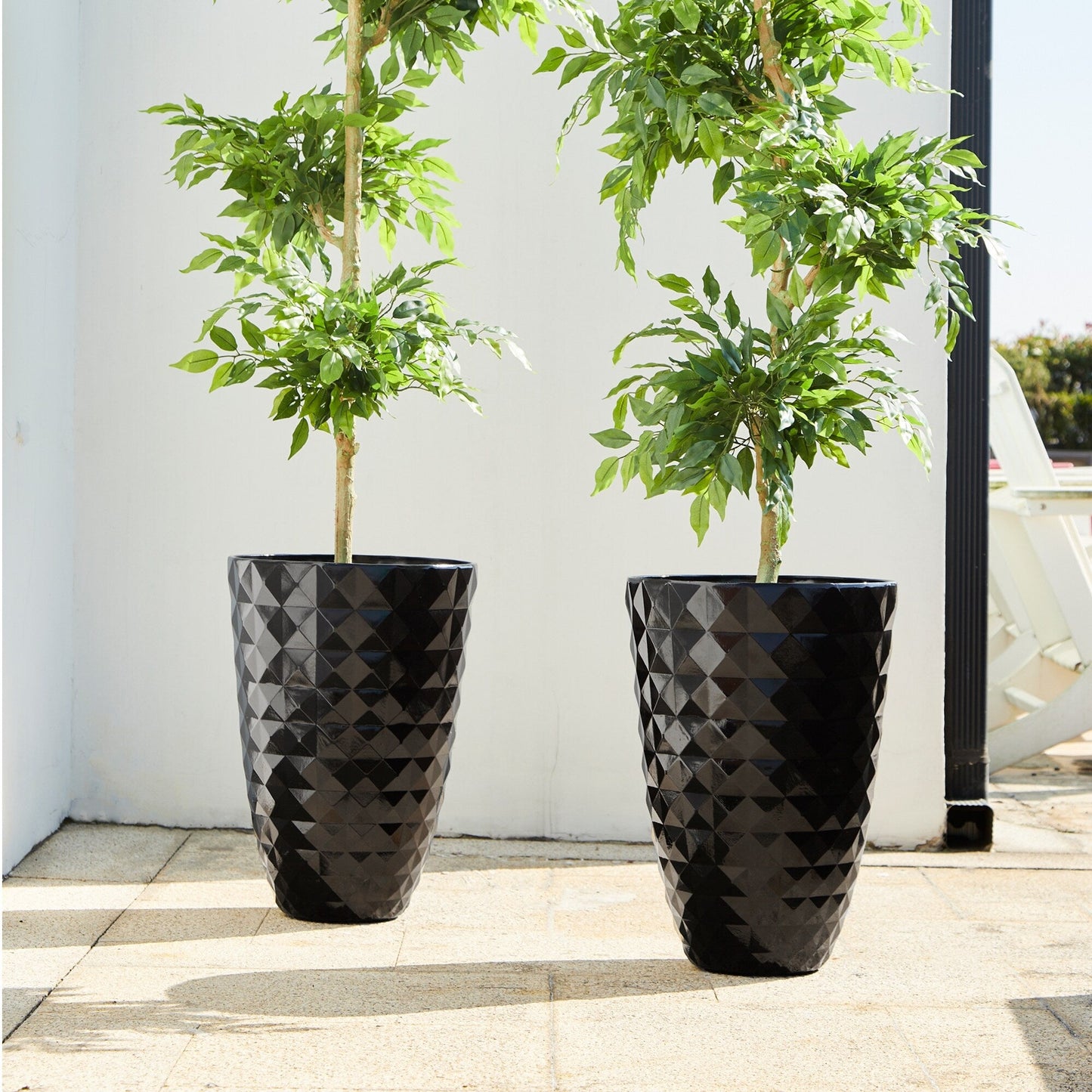 Glitzhome 19.75 H Eco-Friendly Oversized Faux Ceramic Diamond Textured Tall Planter Porch Flowerpot (Set of 2)