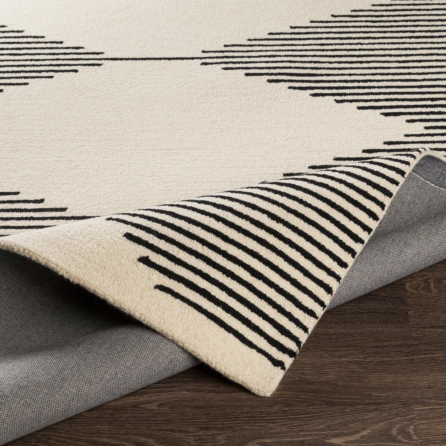 Tapis touffeté à la main minimaliste Livabliss Granada à motif losanges