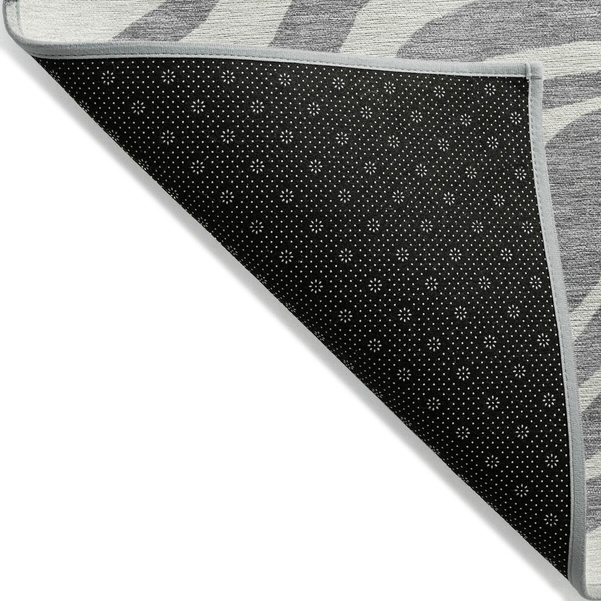 Machine Washable Indoor/ Outdoor Modern Animal Print Chantille Rug