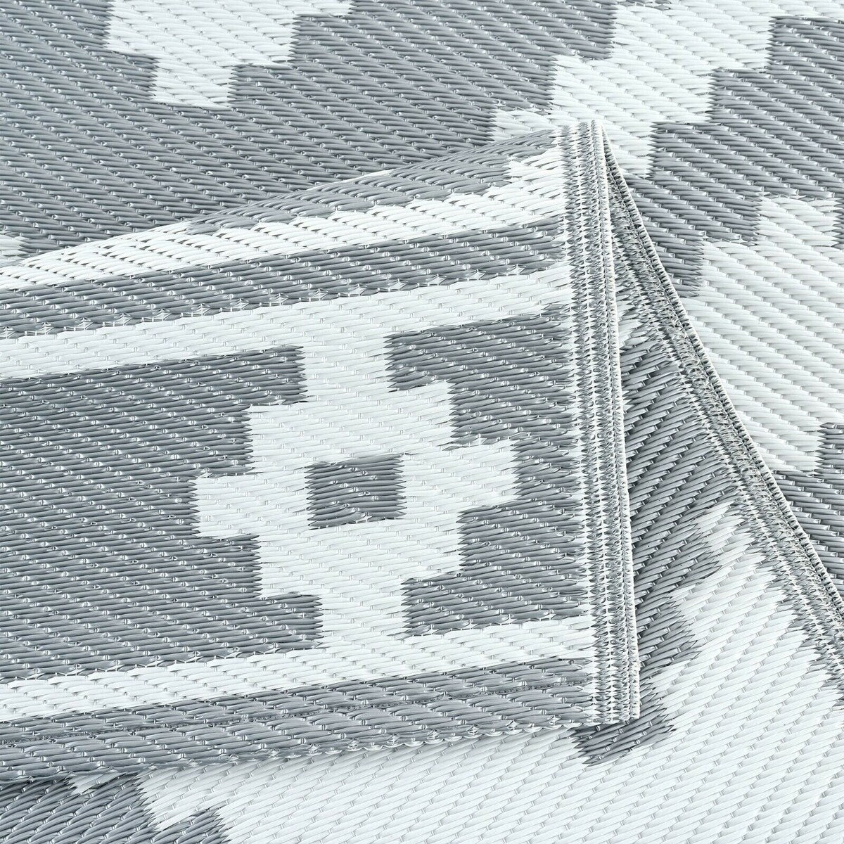 Tapis d'extérieur léger en plastique 100 % écologique de Milan Design