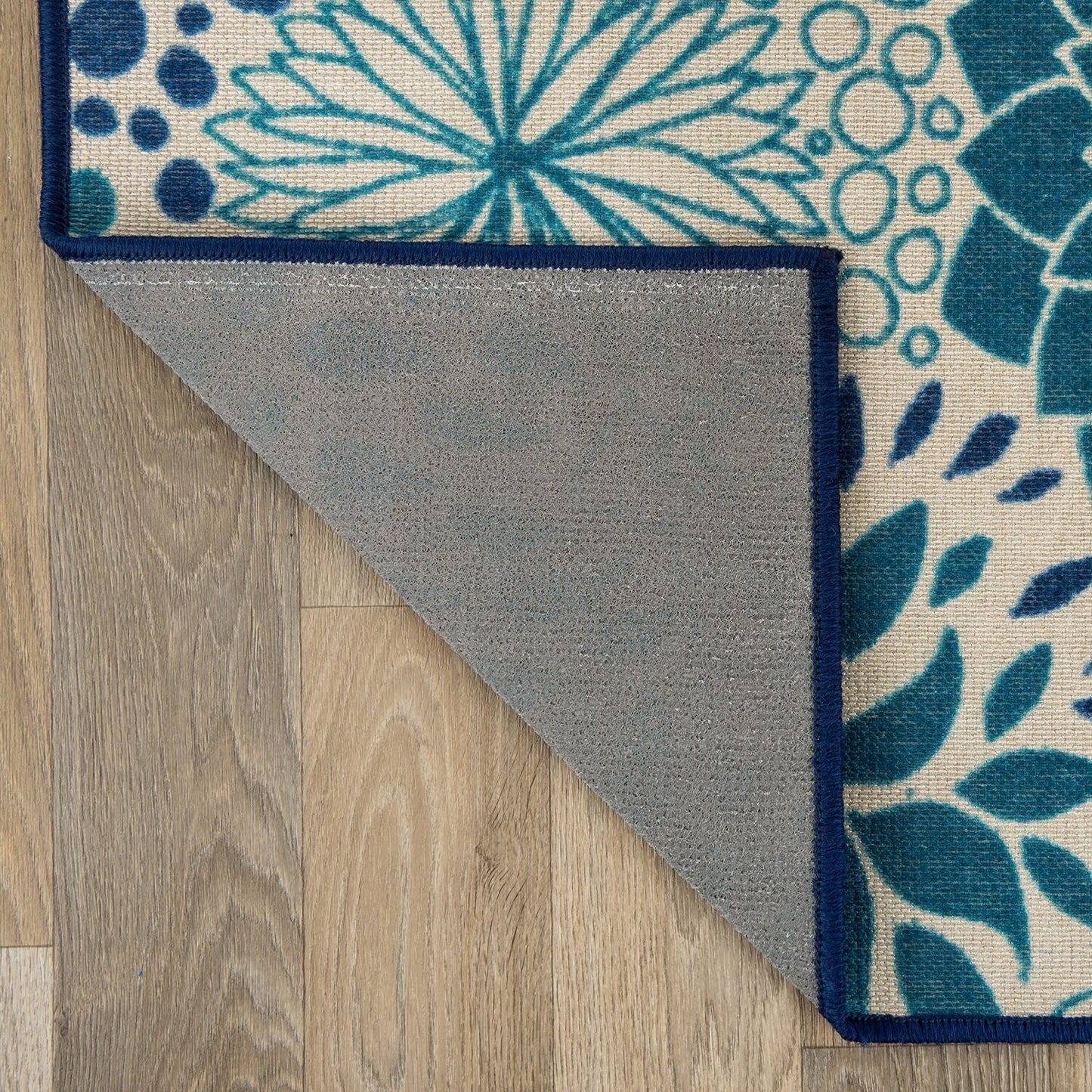 Tapis d'intérieur/extérieur tissé à plat à motifs floraux modernes