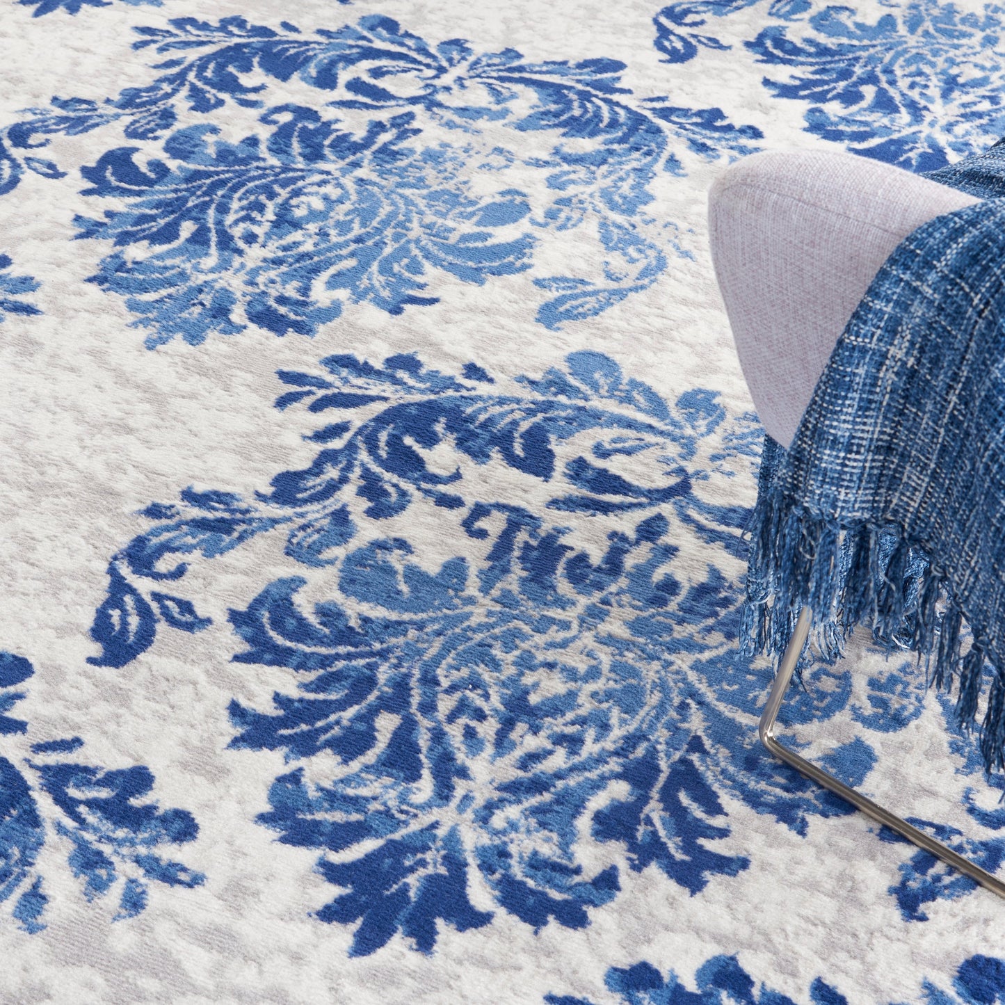 Tapis botanique Nourison Whimsicle French Country Ivoire Bleu marine