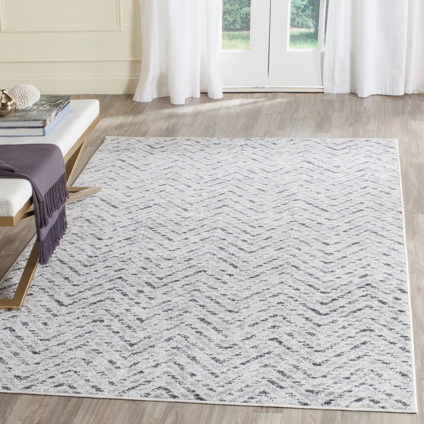 Tapis Adirondack Hildegard Chevron vieilli SAFAVIEH