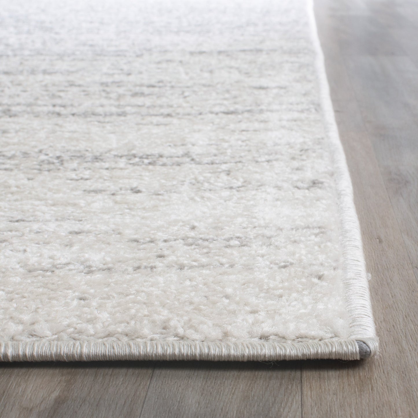 Tapis Adirondack Mieko moderne ombré vieilli SAFAVIEH