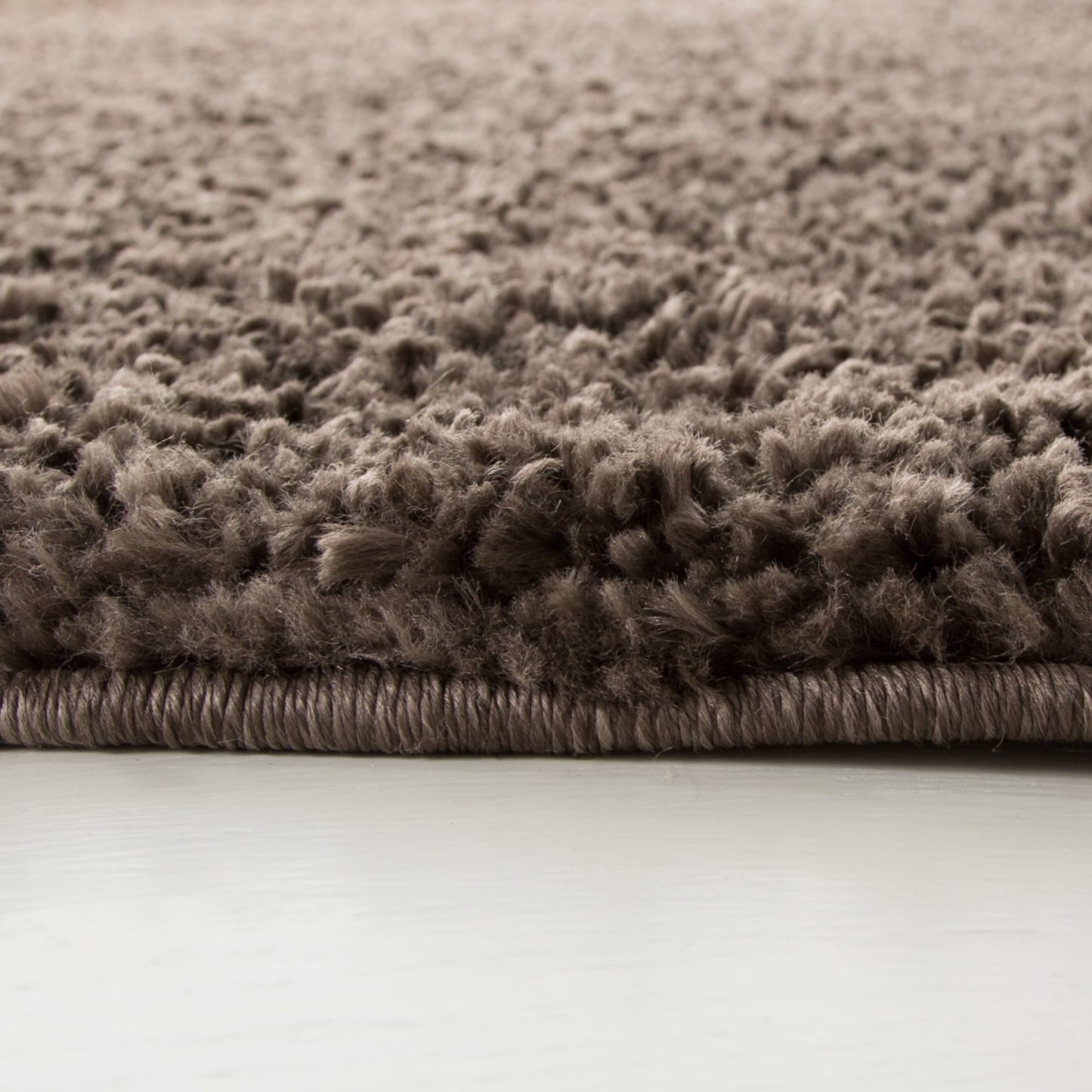 Tapis à poils longs SAFAVIEH August Wilhelma de 3 cm d'épaisseur