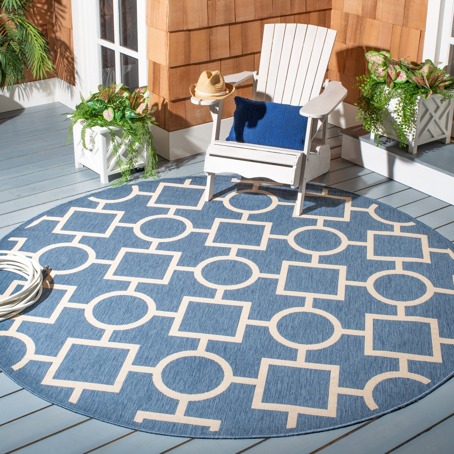 Tapis de jardin imperméable pour intérieur/extérieur SAFAVIEH Courtyard Lilya
