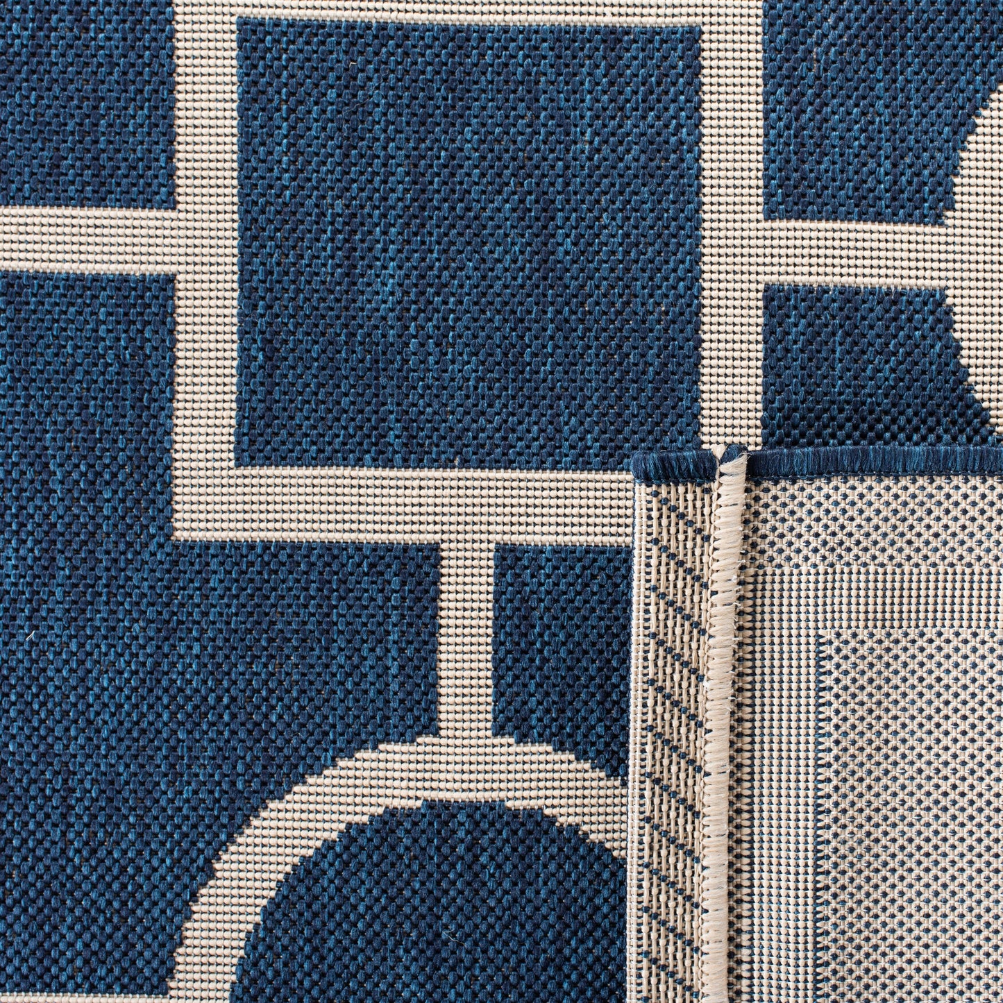 Tapis de jardin imperméable pour intérieur/extérieur SAFAVIEH Courtyard Lilya