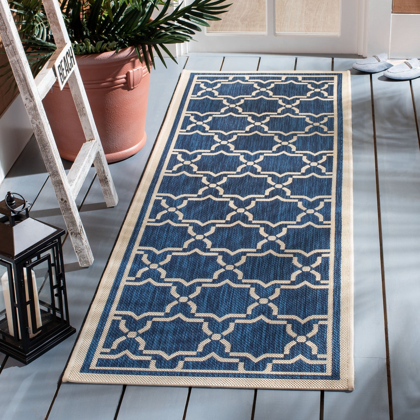Tapis de jardin imperméable d'intérieur/extérieur SAFAVIEH Courtyard Thomasina