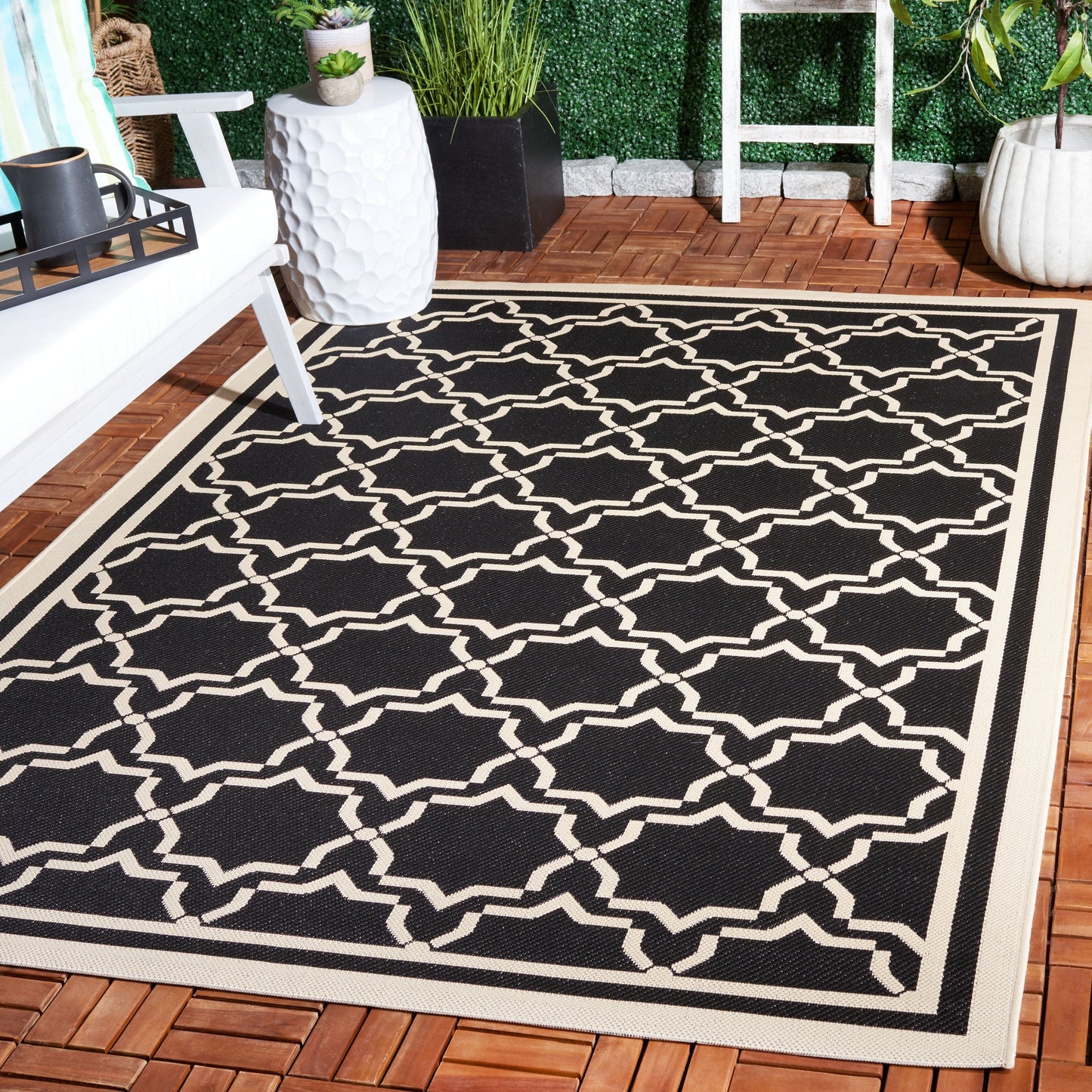 Tapis de jardin imperméable d'intérieur/extérieur SAFAVIEH Courtyard Thomasina