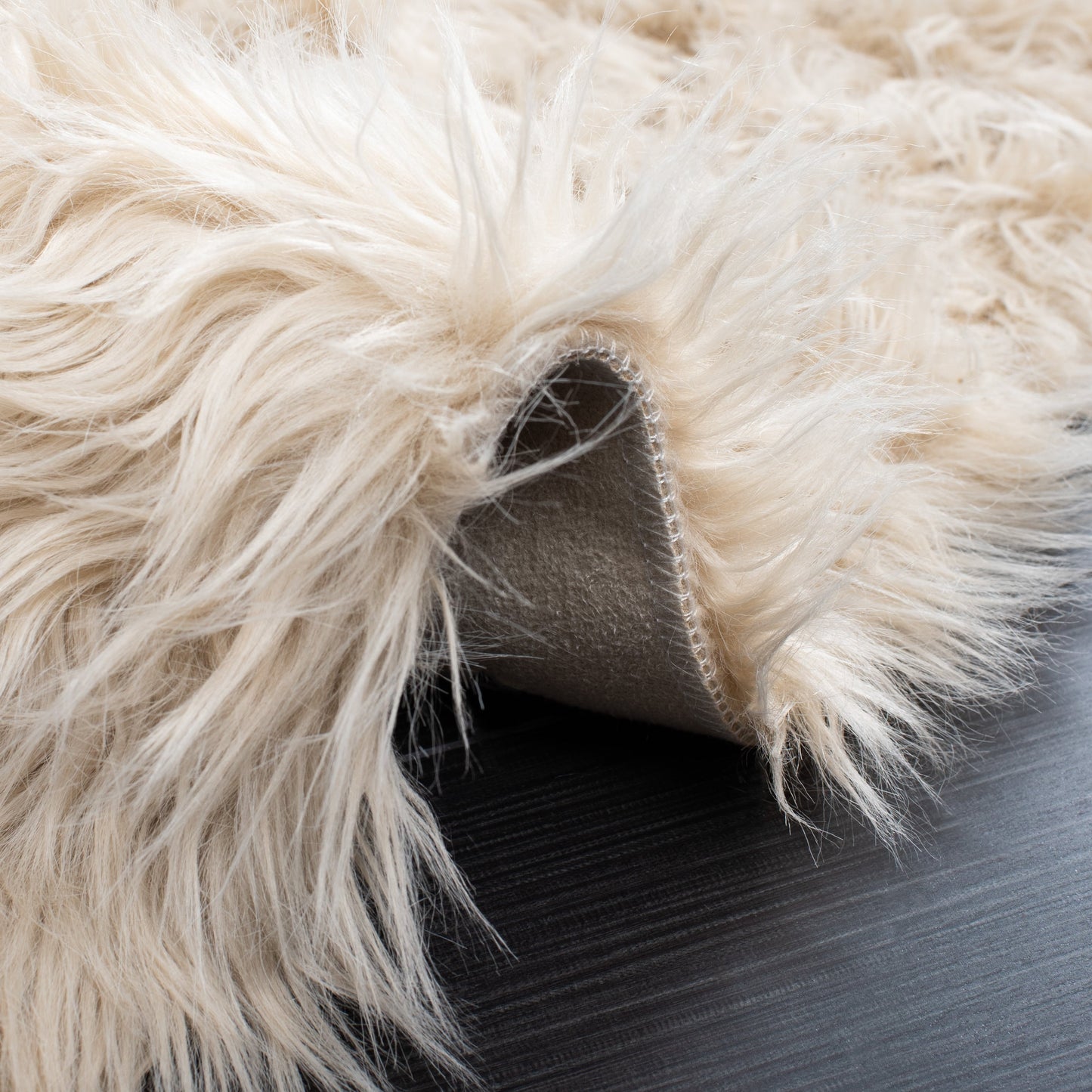 Tapis SAFAVIEH en fausse peau de mouton et soie, épaisseur 2,4 pouces