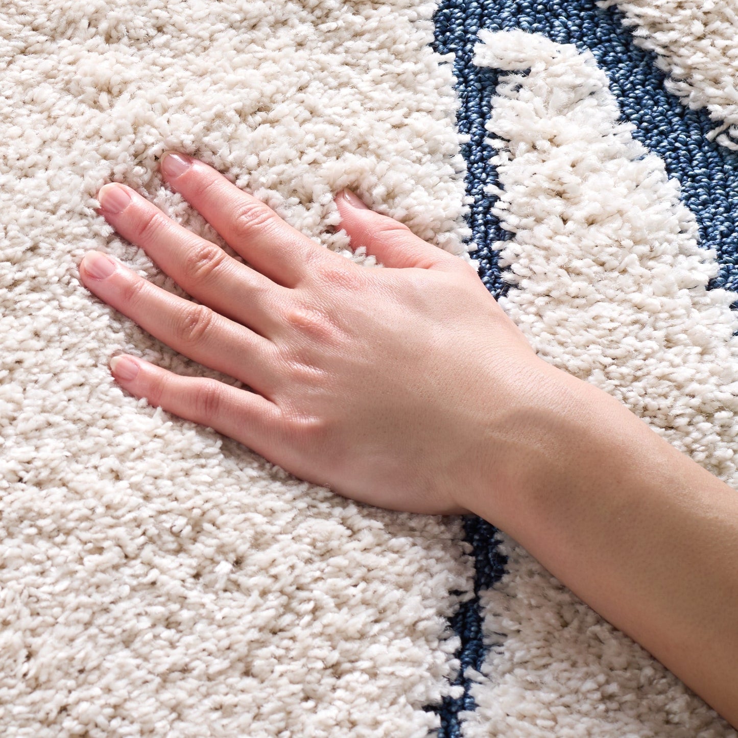 Tapis SAFAVIEH Florida Shag Staka à motifs de vagues abstraites de 3 cm