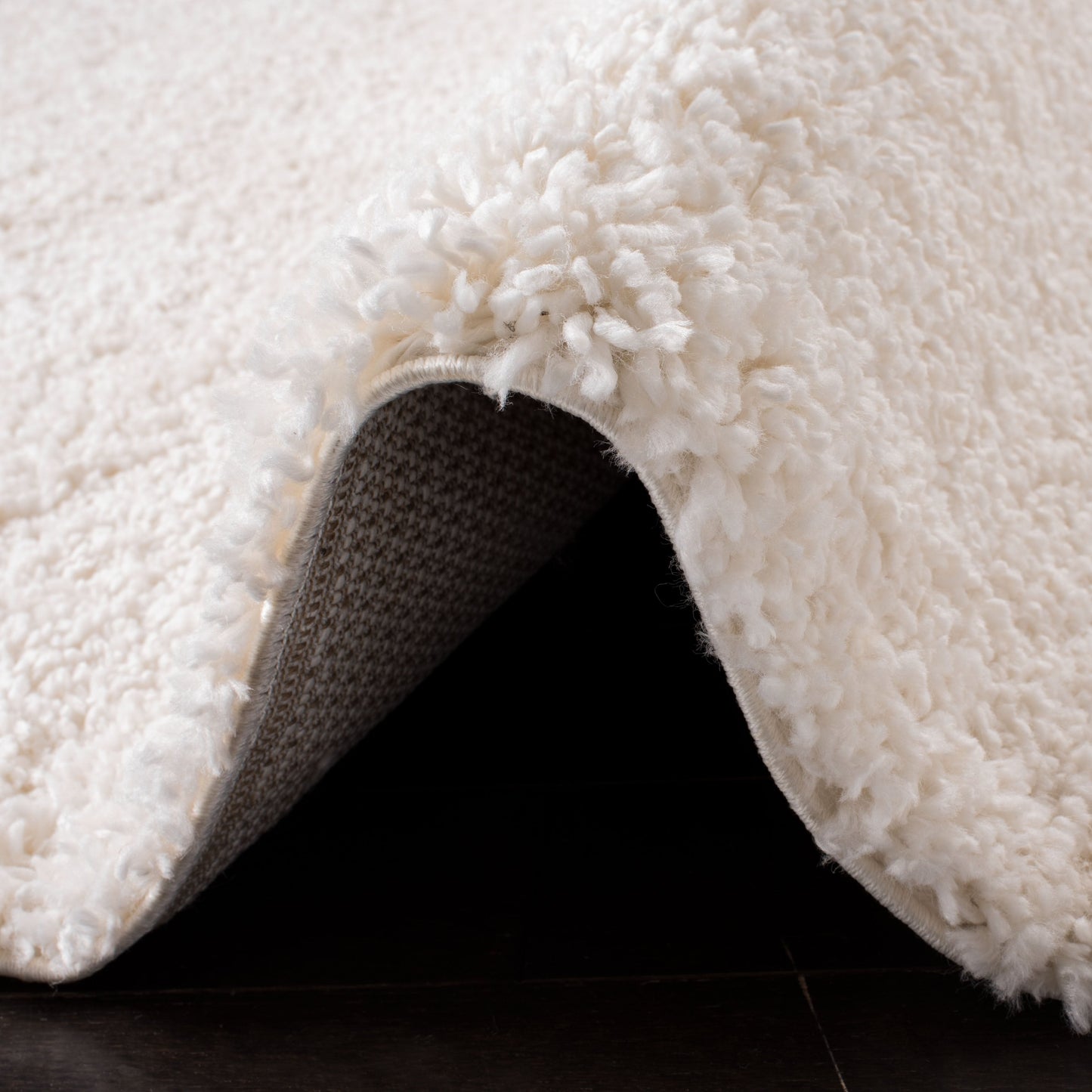 Tapis SAFAVIEH Fontana Shag Dagi solide de 2 pouces d'épaisseur