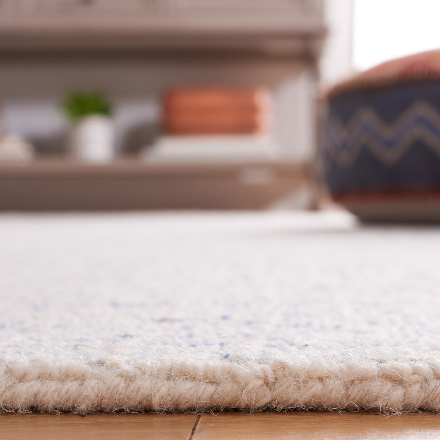 Tapis en laine moderne abstrait fait main SAFAVIEH Maggy