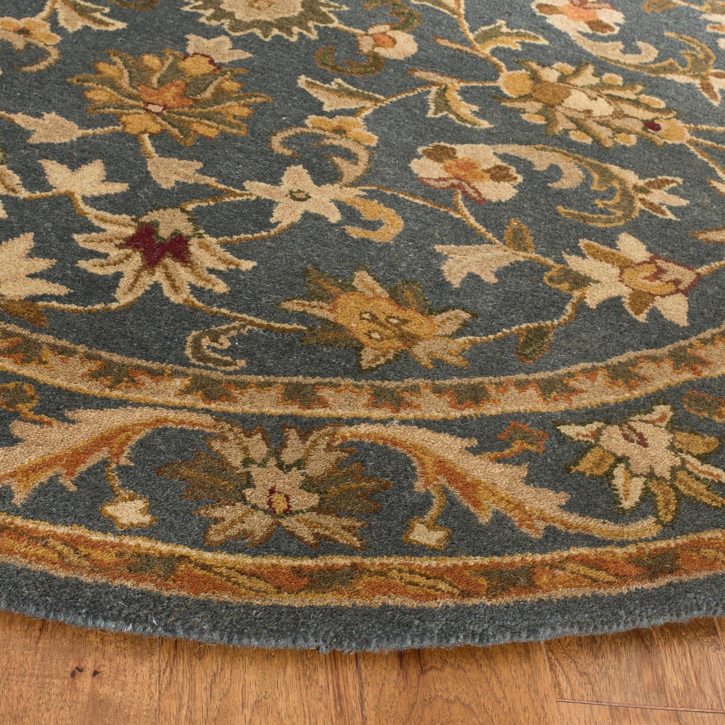 Tapis oriental traditionnel en laine Talvikki fait main SAFAVIEH