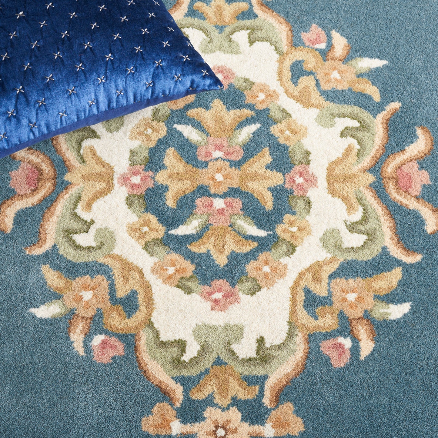Tapis traditionnel en laine Aubusson Hale fait main SAFAVIEH.
