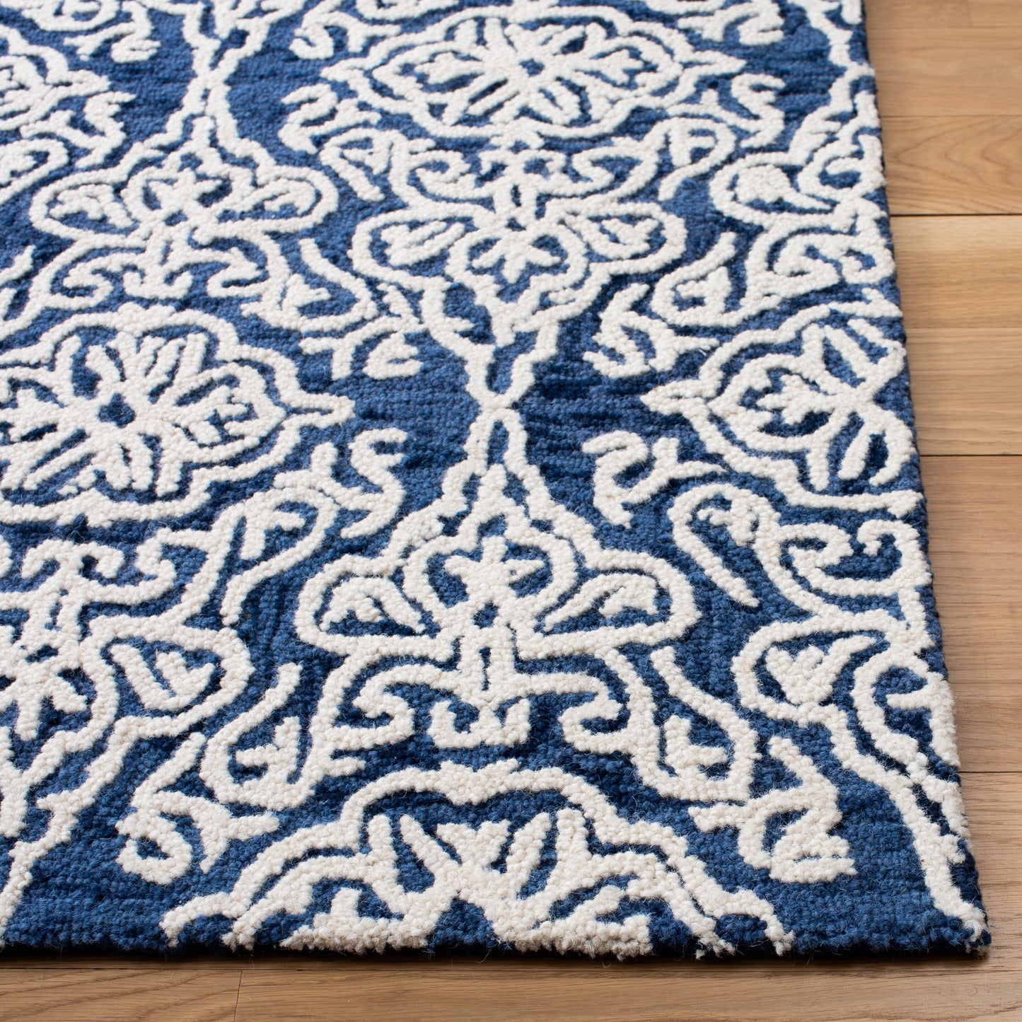 Tapis moderne en laine florale SAFAVIEH fait main Blossom Cateluta