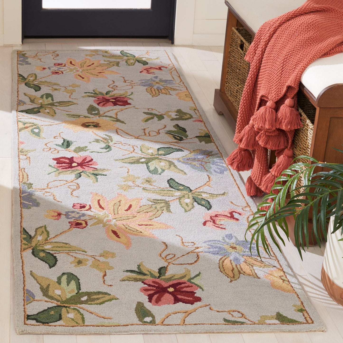 Tapis en laine floral Chelsea Yauhenia fait main SAFAVIEH de style campagnard français