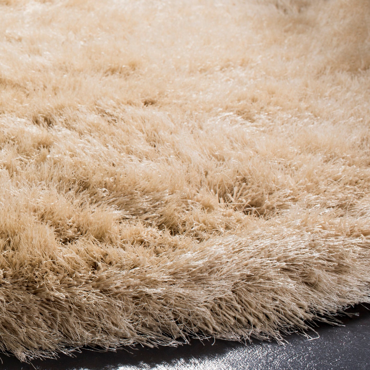 Tapis Fiona Shag Djenka fait main SAFAVIEH de 3 pouces d'épaisseur