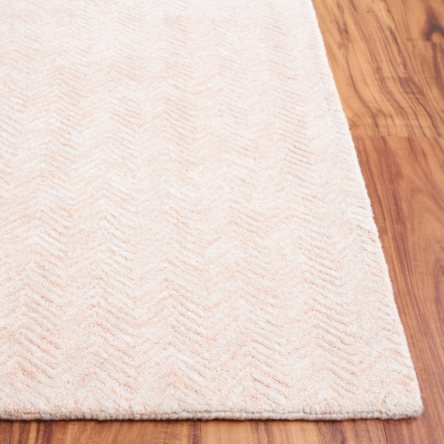 Tapis en viscose à chevrons Glamour Ostilia fait main SAFAVIEH