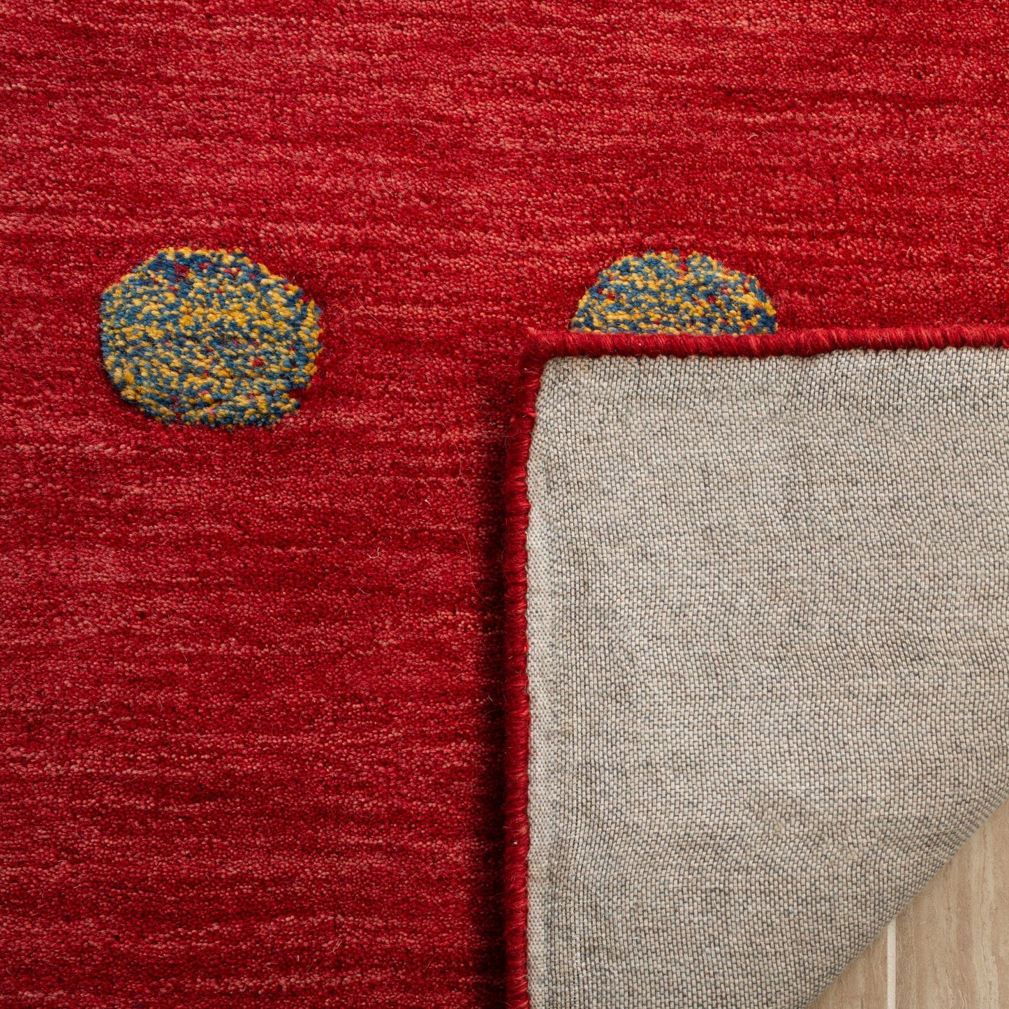 Tapis moderne en laine fait main SAFAVIEH Himalaya Poppy Glossary