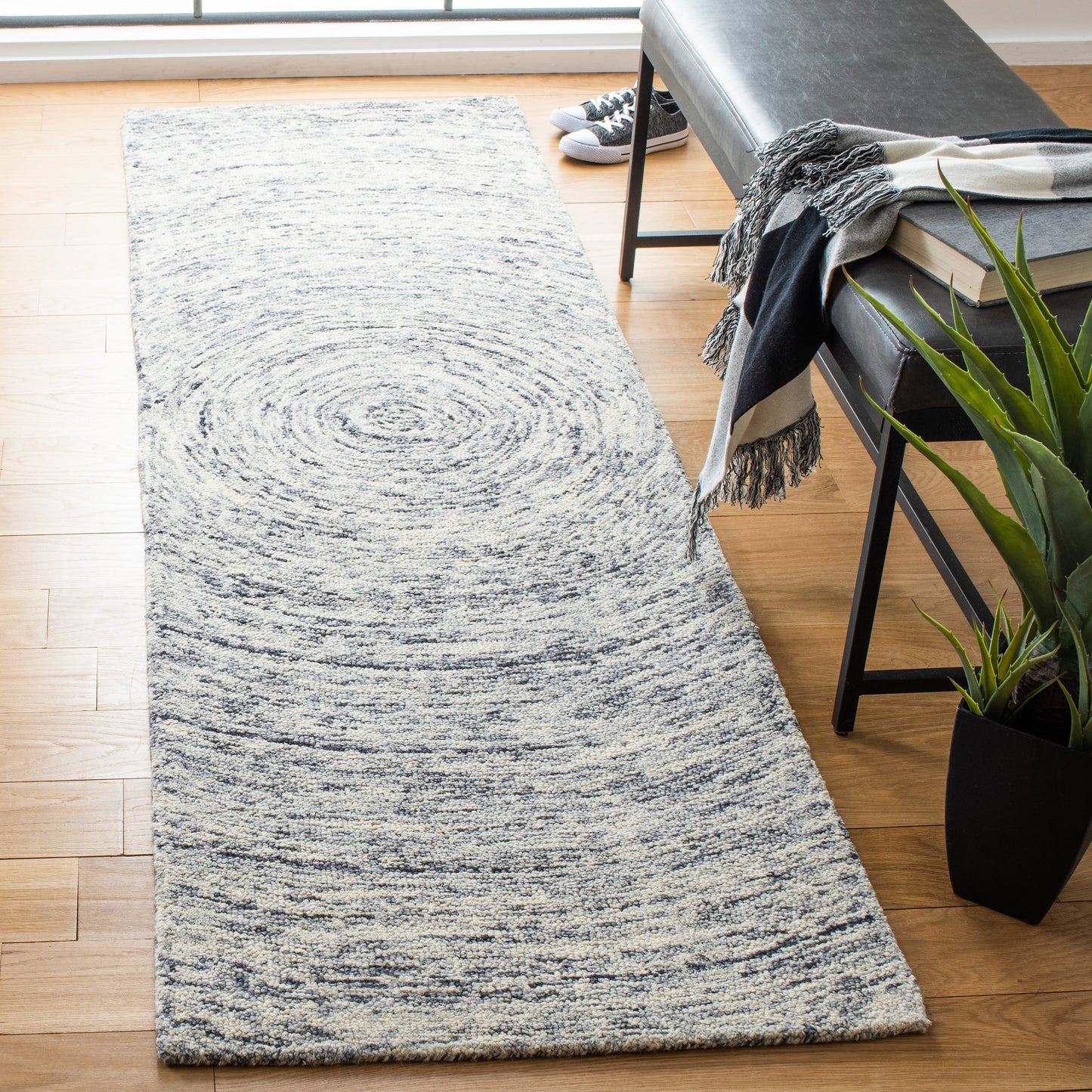 Tapis en laine Ikat Maddison fait main SAFAVIEH