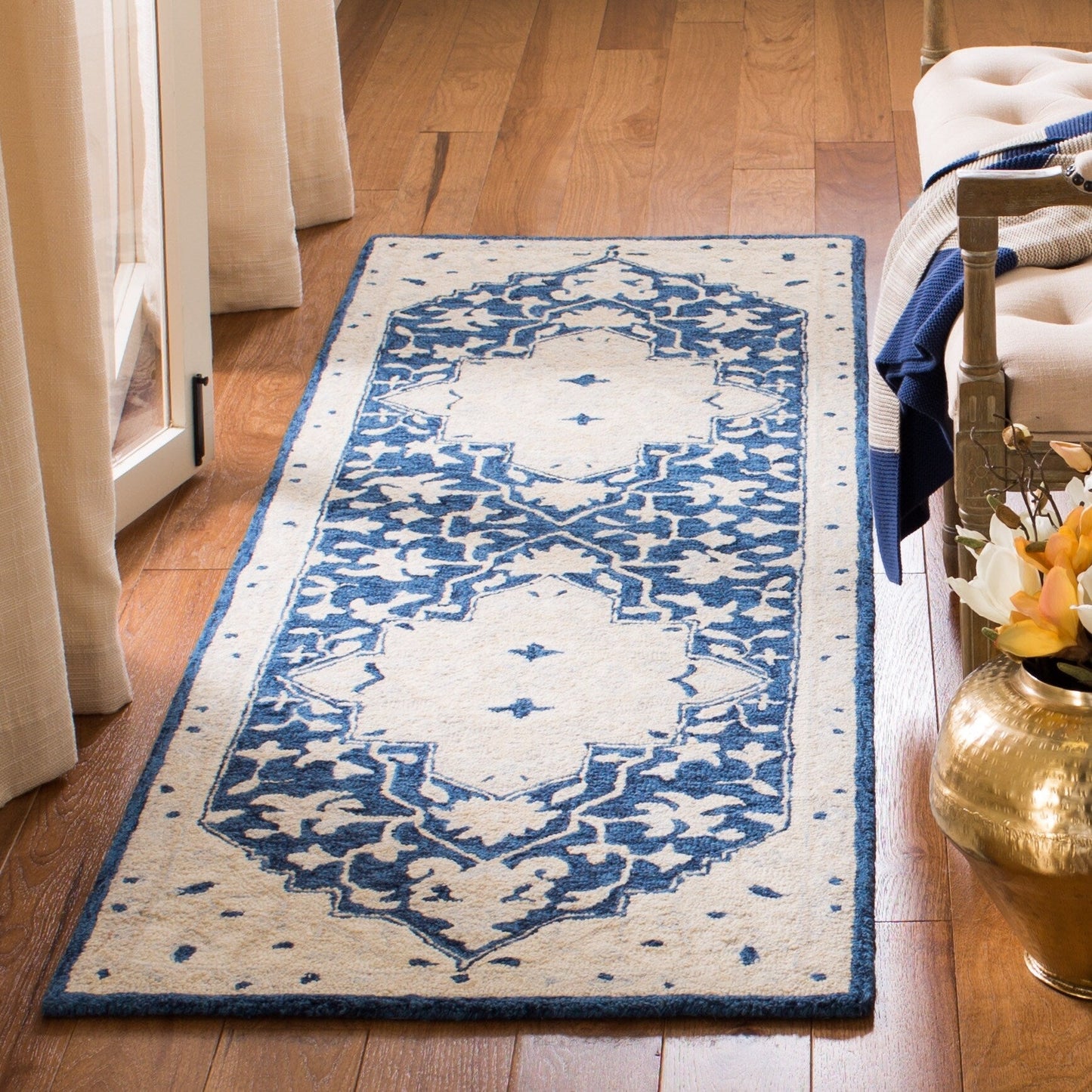 Tapis en laine Selveta micro-bouclé fait main SAFAVIEH