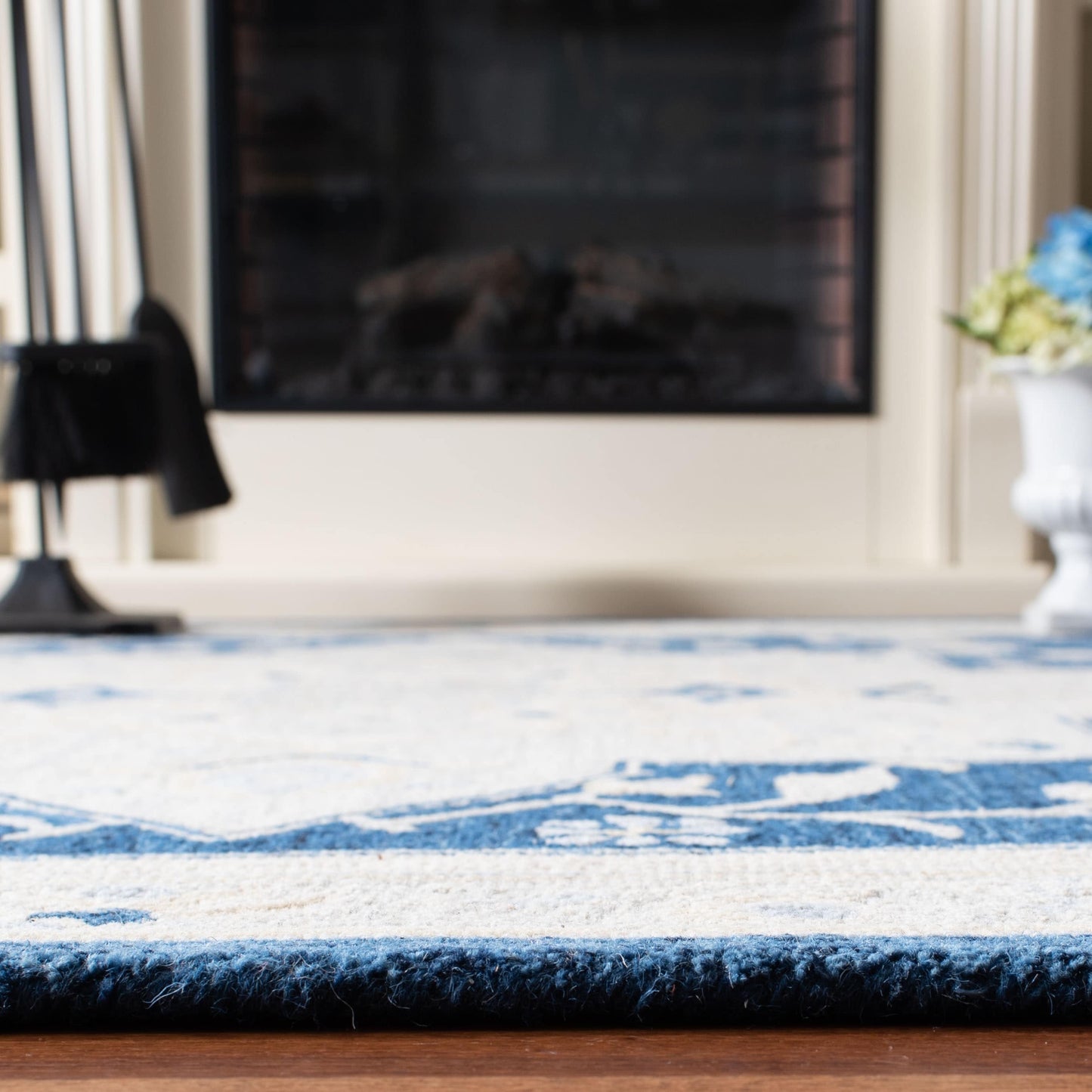 Tapis en laine Selveta micro-bouclé fait main SAFAVIEH