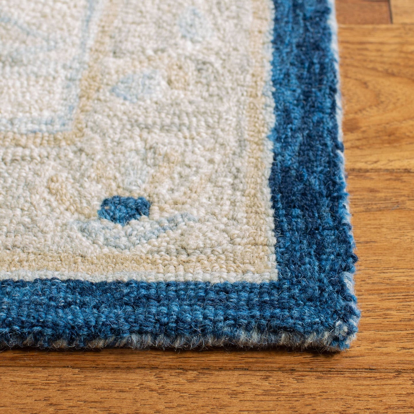 Tapis en laine Selveta micro-bouclé fait main SAFAVIEH