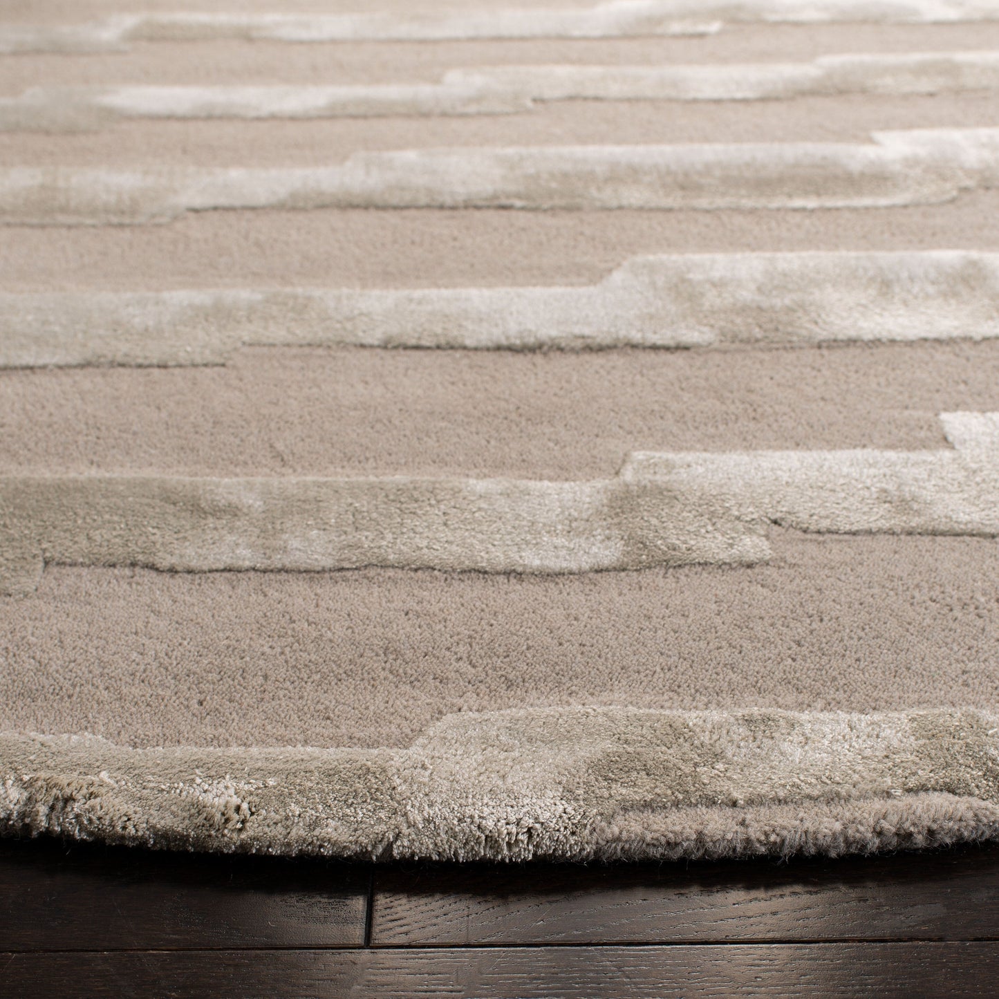 Tapis en laine NZ Soho Kikue Stripes fait main SAFAVIEH