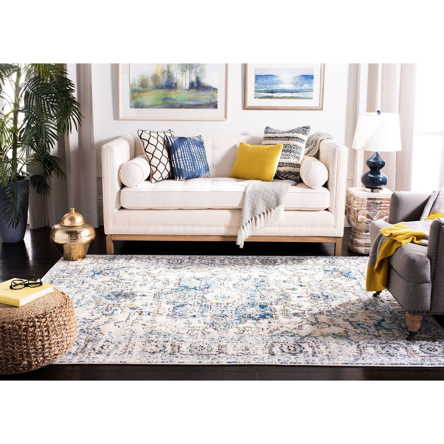 SAFAVIEH Madison Delois Medallion Rustic Farmhouse Distressed Rug
