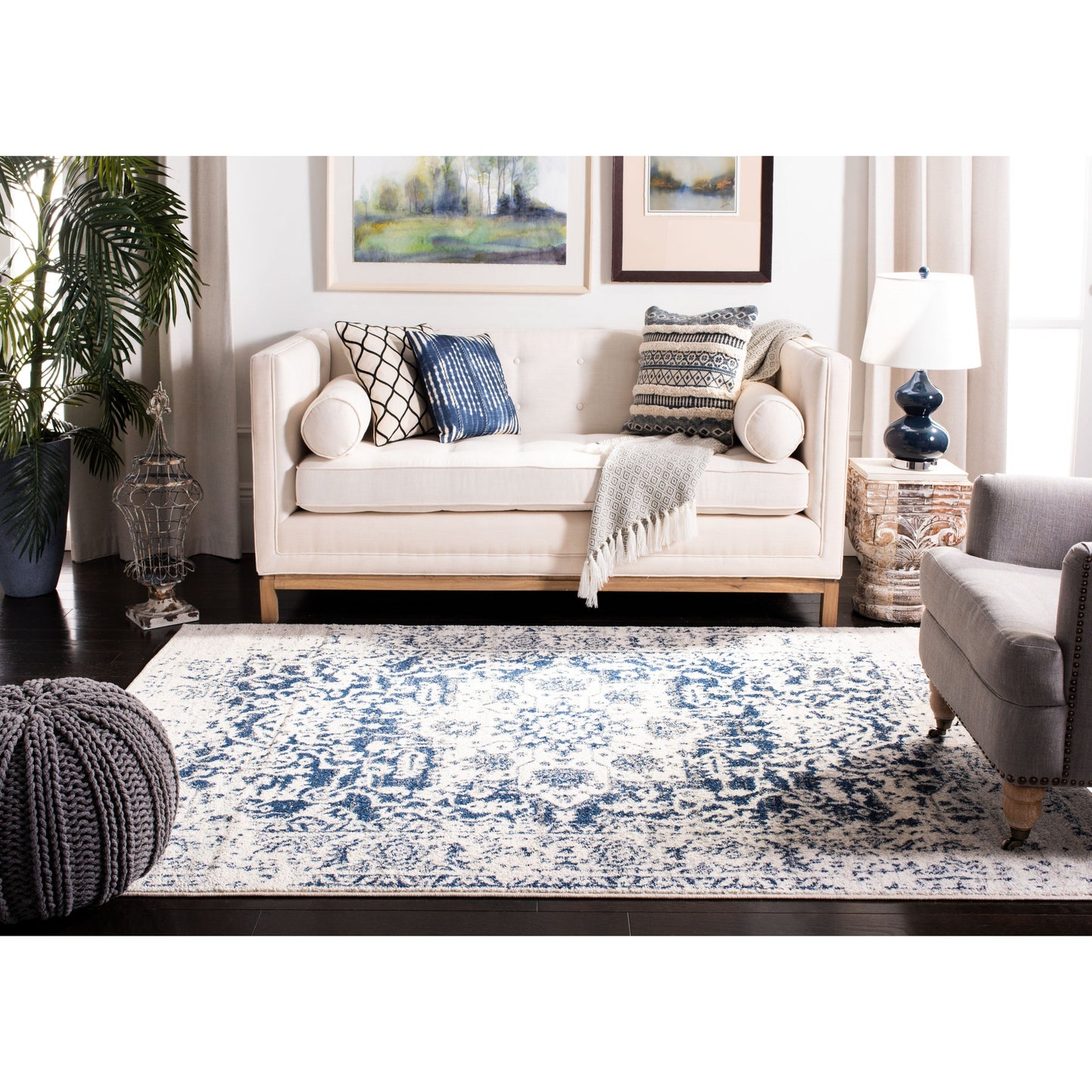 SAFAVIEH Madison Delois Medallion Rustic Farmhouse Distressed Rug