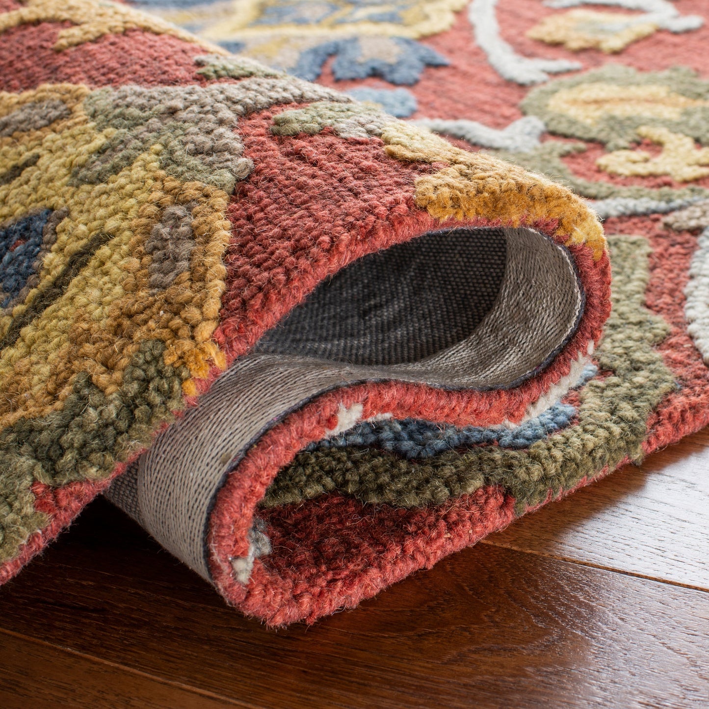 SAFAVIEH, Handmade Marietje Blossom French Country Wool Area Rug