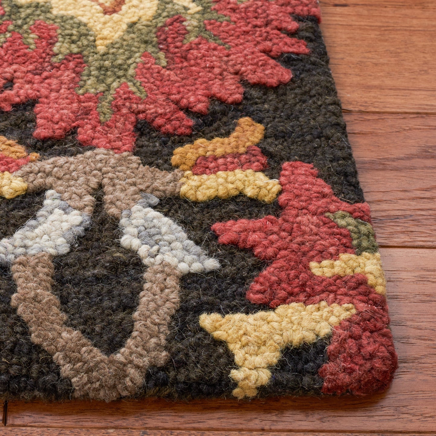 SAFAVIEH, Handmade Marietje Blossom French Country Wool Area Rug