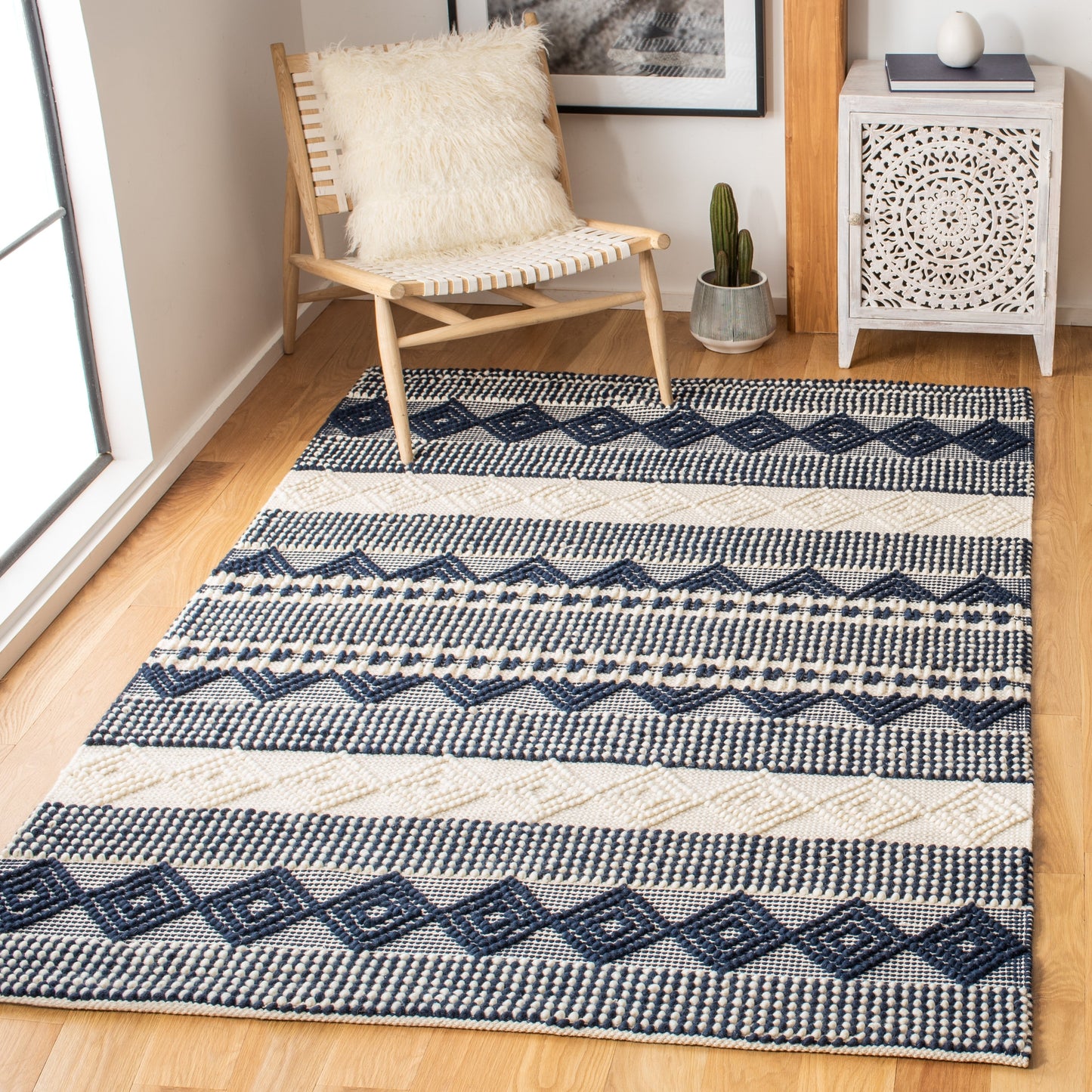 SAFAVIEH, Handmade Natura Paladia Wool Rug