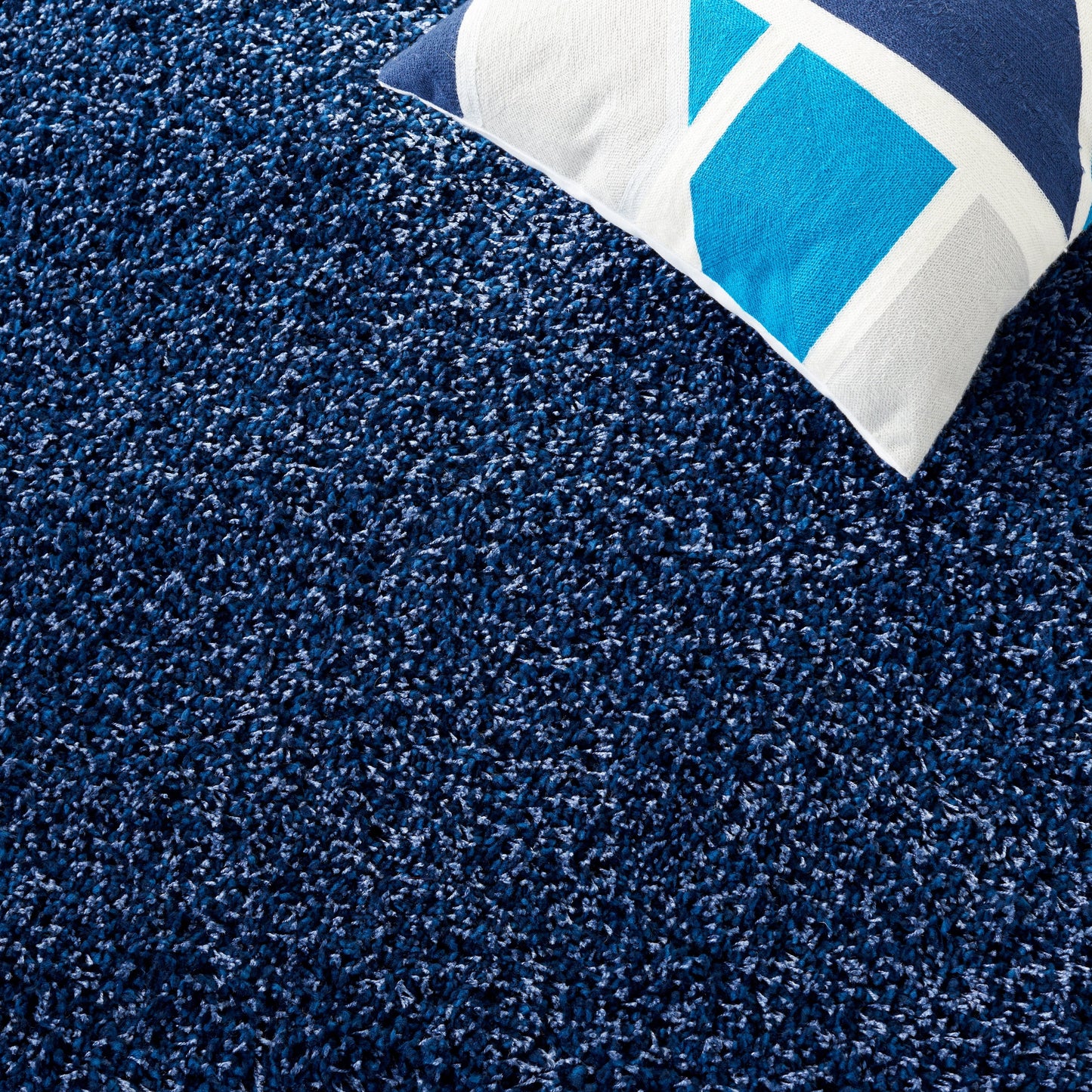 SAFAVIEH, Santa Monica Mahalia Shag 2-inch Thick Area Rug