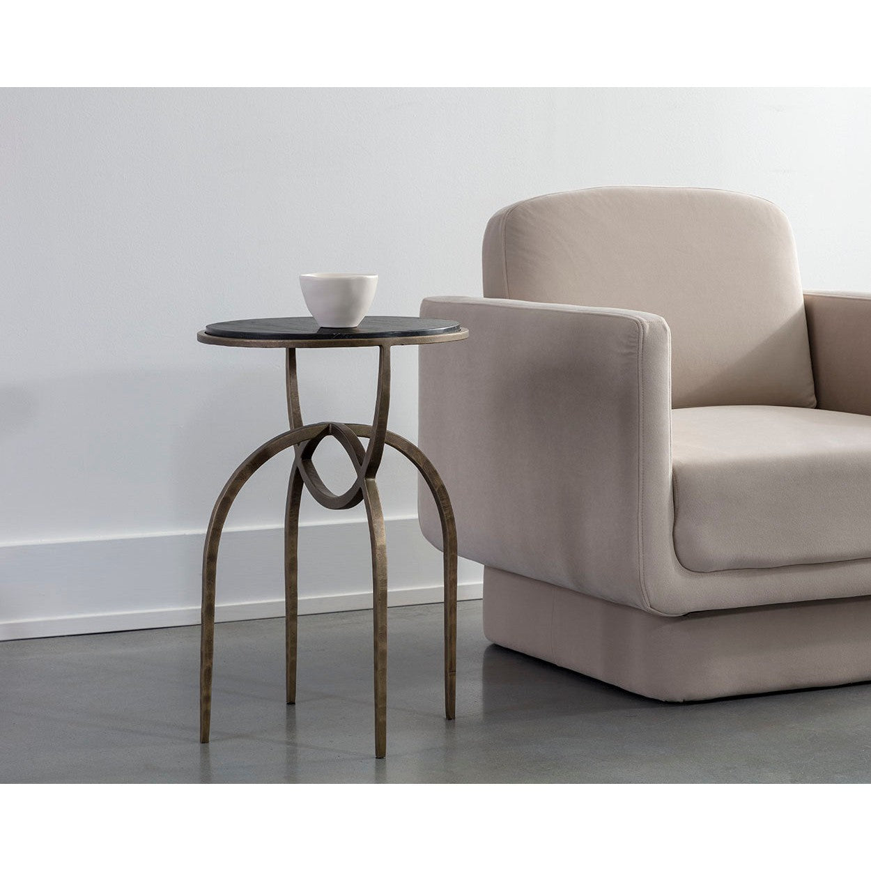 Table d'appoint Sunpan Alicent