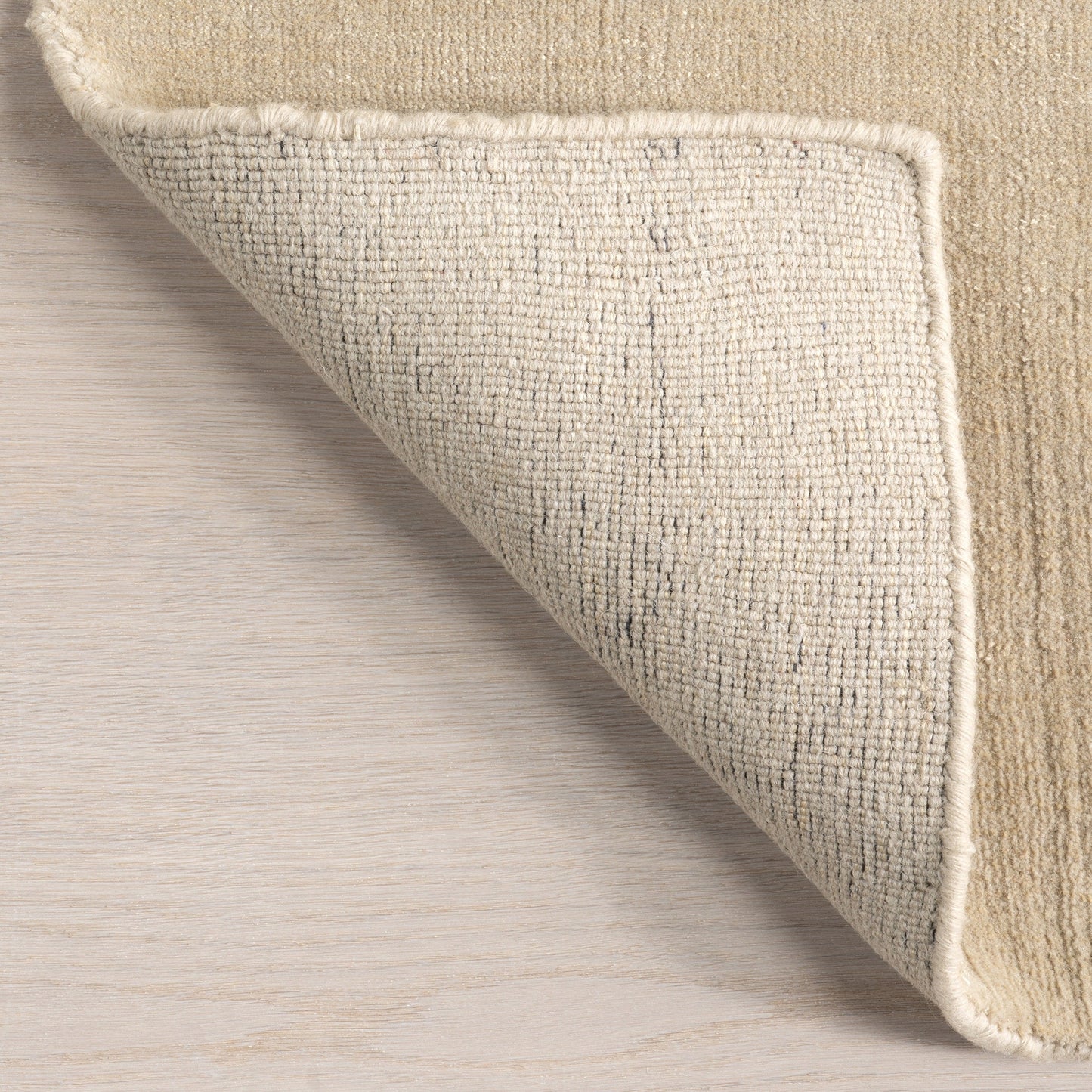 Tapis Nuloom Arrel en laine mélangée mouchetée