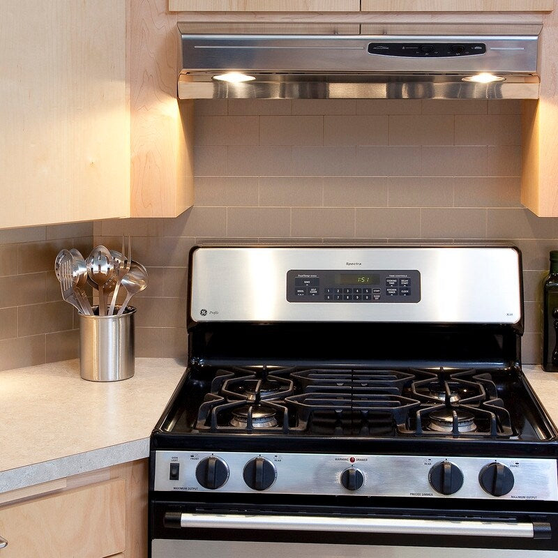 Kit de carreaux métalliques à grain court Aspect pour dosseret autocollant 3 po x 6 po, couleur champagne brossé, 15 pi²