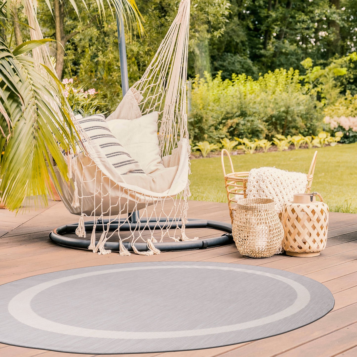Beverly Rug Modern Bordered Indoor Outdoor Rug, Outside Carpet for Patio, Deck, Porch