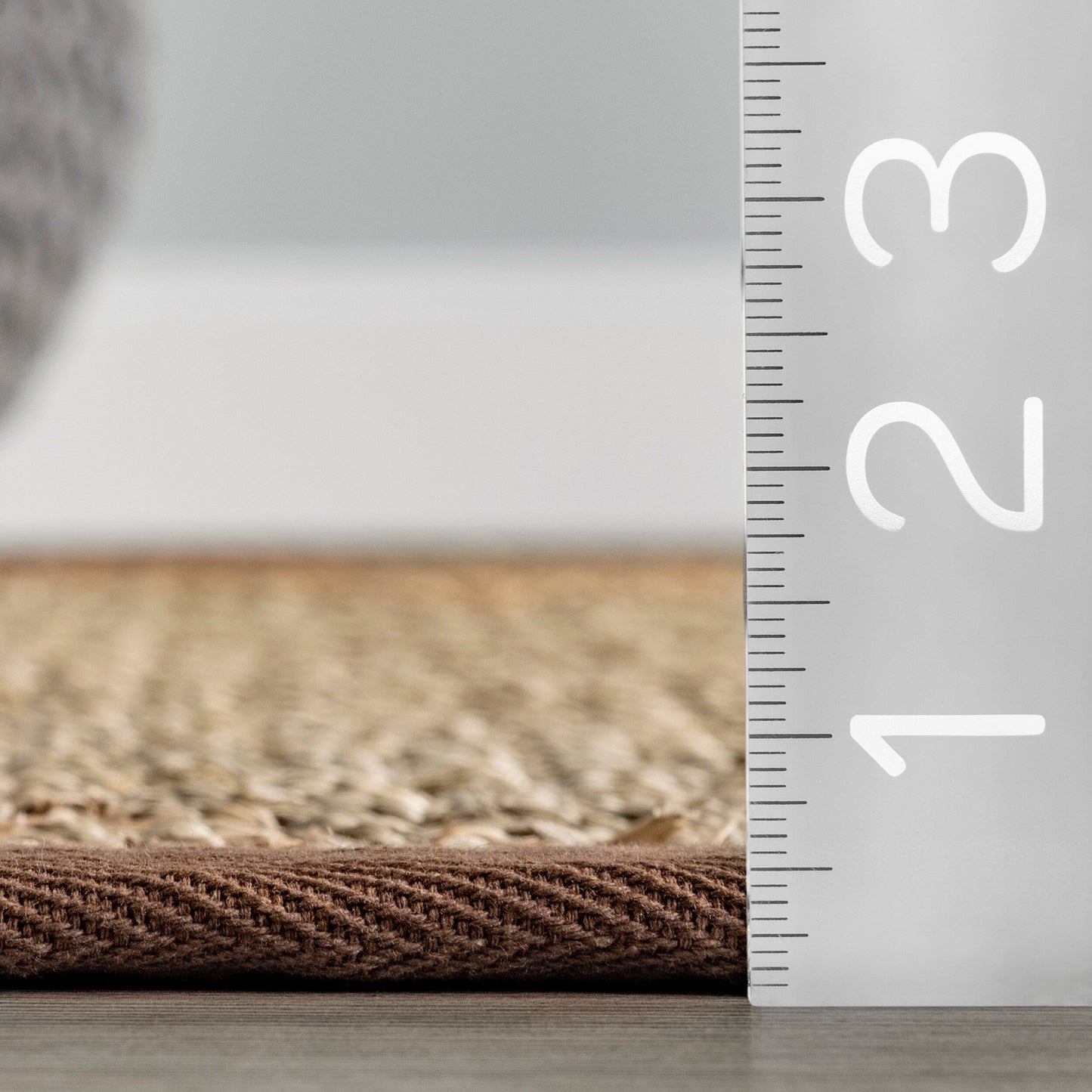 Tapis Nuloom Kiana Casual avec bordure en jonc de mer