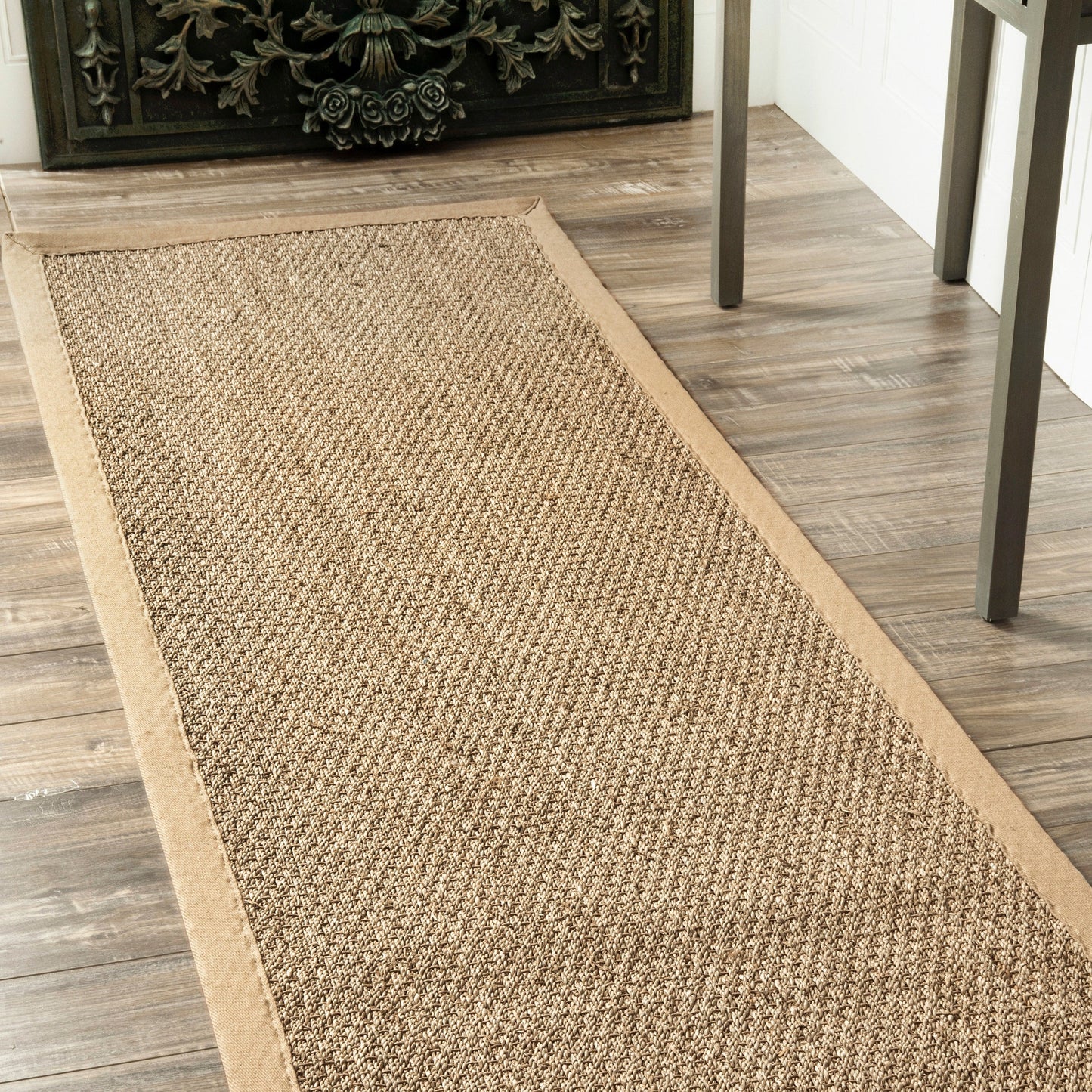Tapis Nuloom Kiana Casual avec bordure en jonc de mer