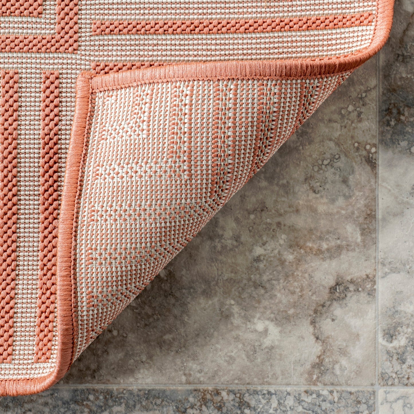 Tapis d'intérieur/extérieur classique à bordures Nuloom Leah