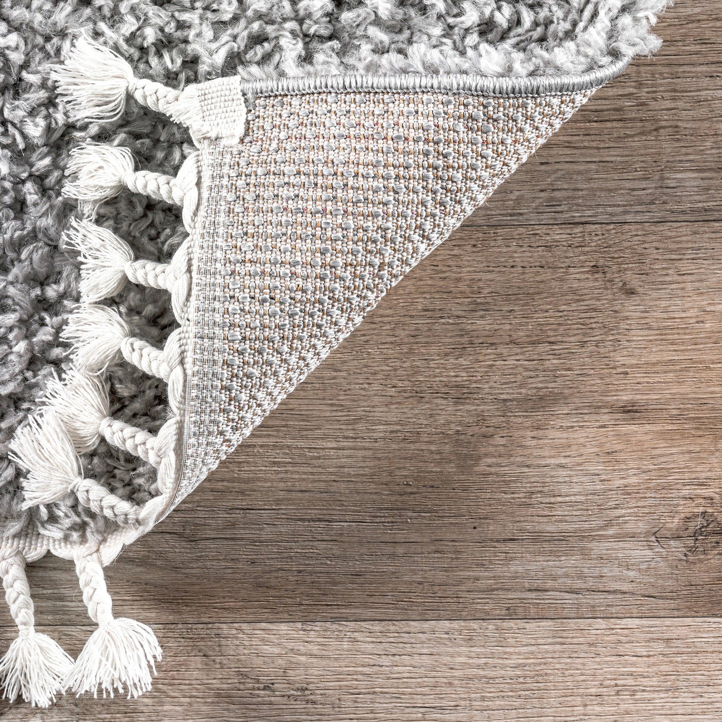 Tapis moderne à poils longs et à pampilles Neva Nuloom