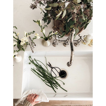 Robinet de cuisine Kingston Brass Heritage Bridge avec douchette en laiton